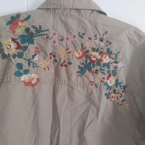 Madewell Embroidered back safari shirt tie front Large NWOT - Picture 3 of 9